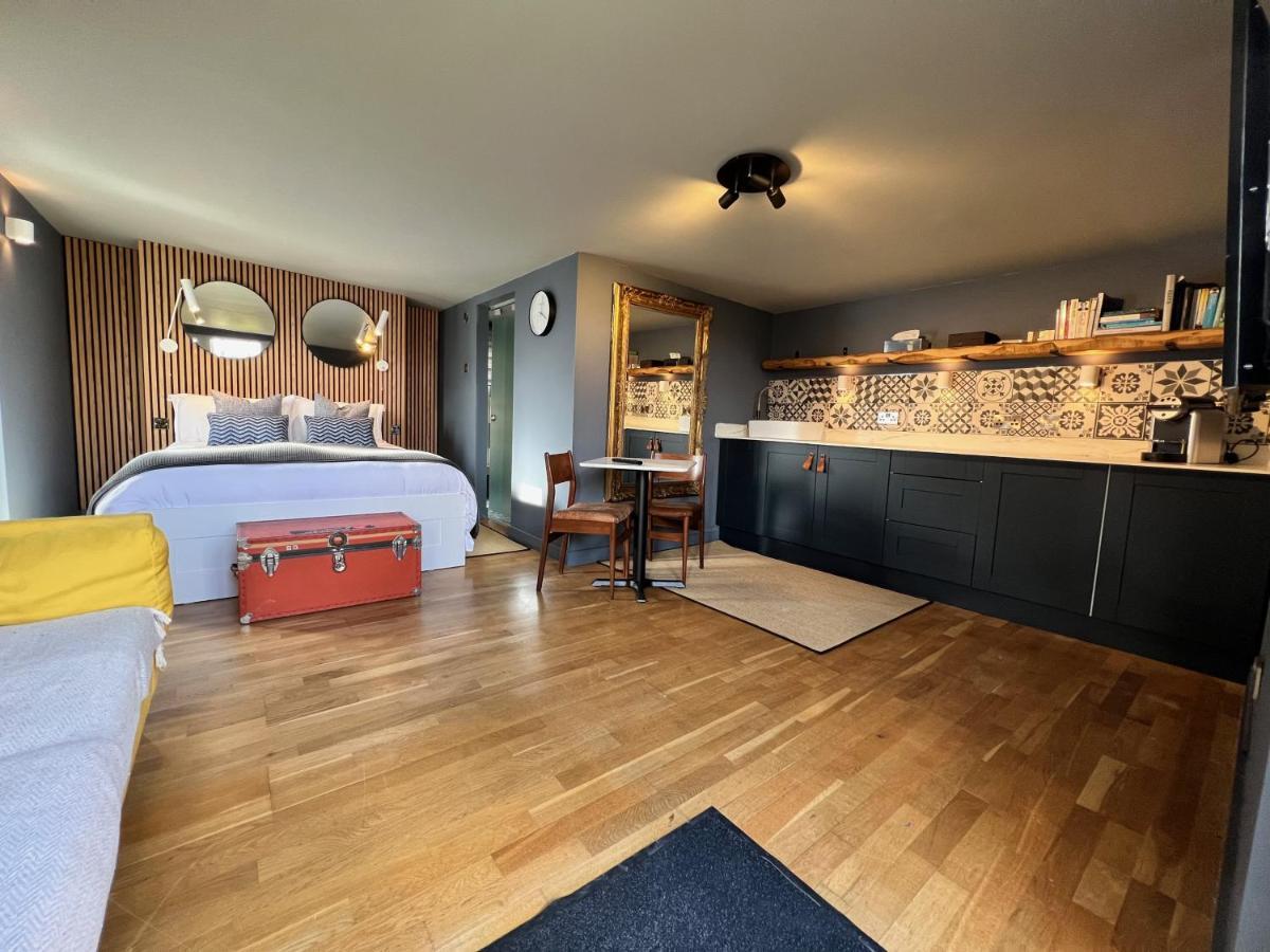 Rockmount Rooms & Apartment Тавісток Екстер'єр фото