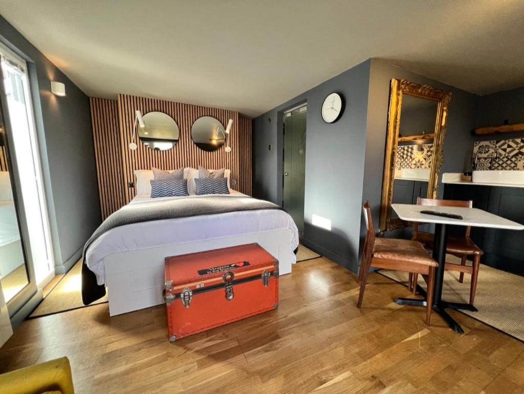 Rockmount Rooms & Apartment Тавісток Екстер'єр фото